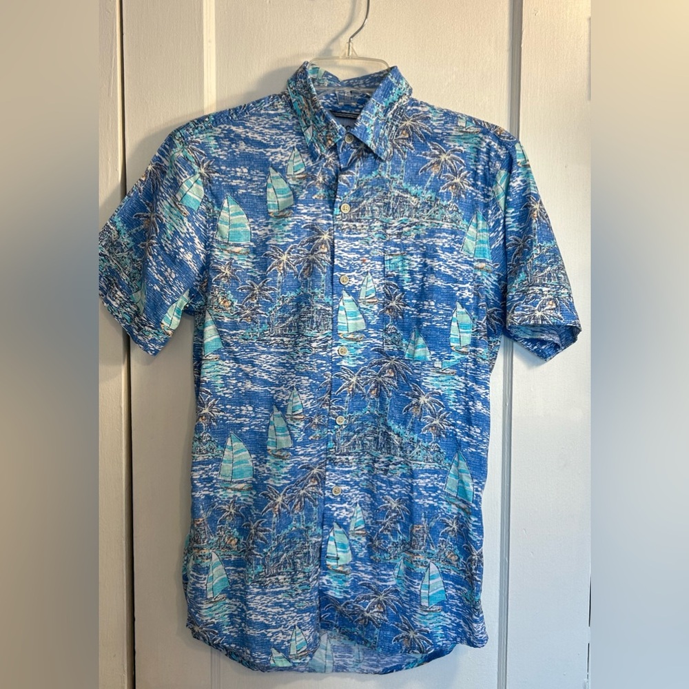 Izod Hawaiian Men’s Blue Revival Sailboat Size Sm Button Down Shirt